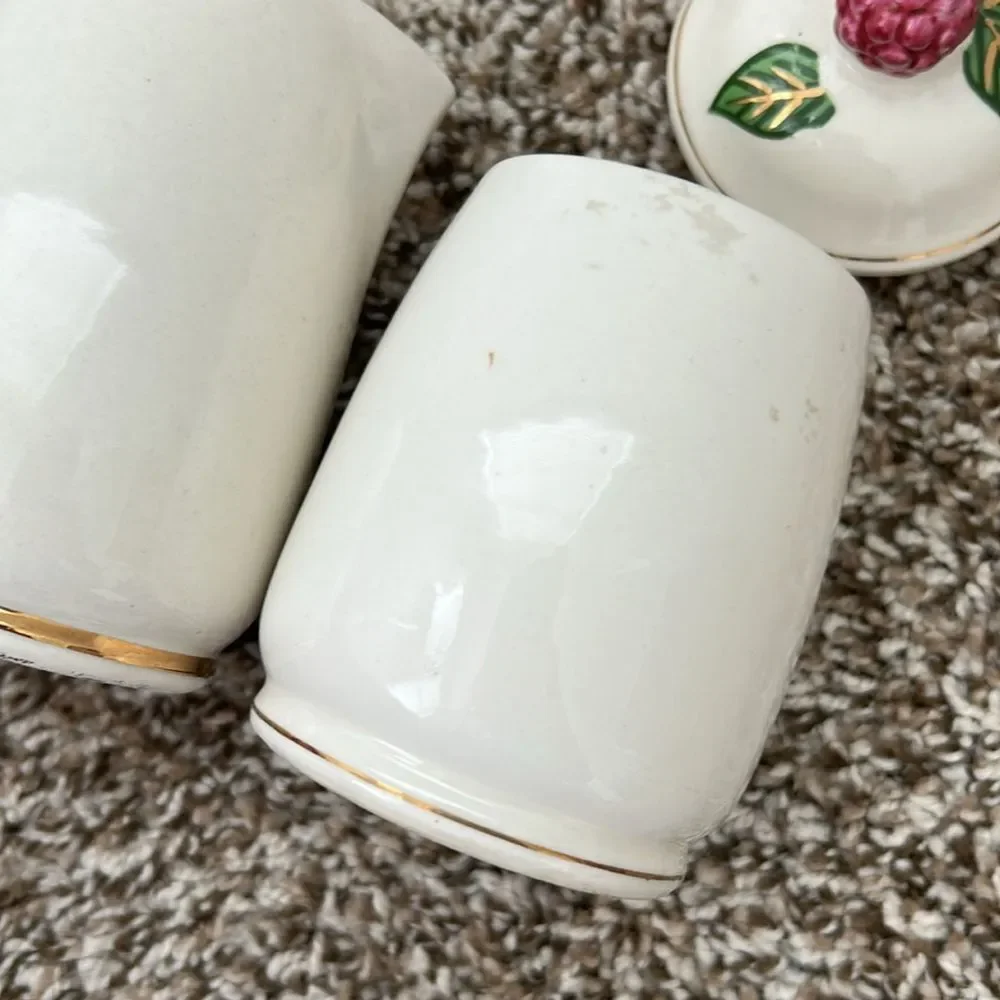 Vintage Knott's Berry Farm Hand Painted Sugar & Creamer Lid Set 3 Piece - Picture 9 of 13